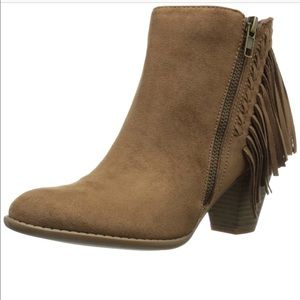 Beautiful Fringe Light Brown Booties Size 8